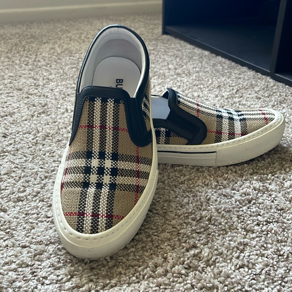 Burberry slip on Authentic don’t ask me to reach out u want make an offer !